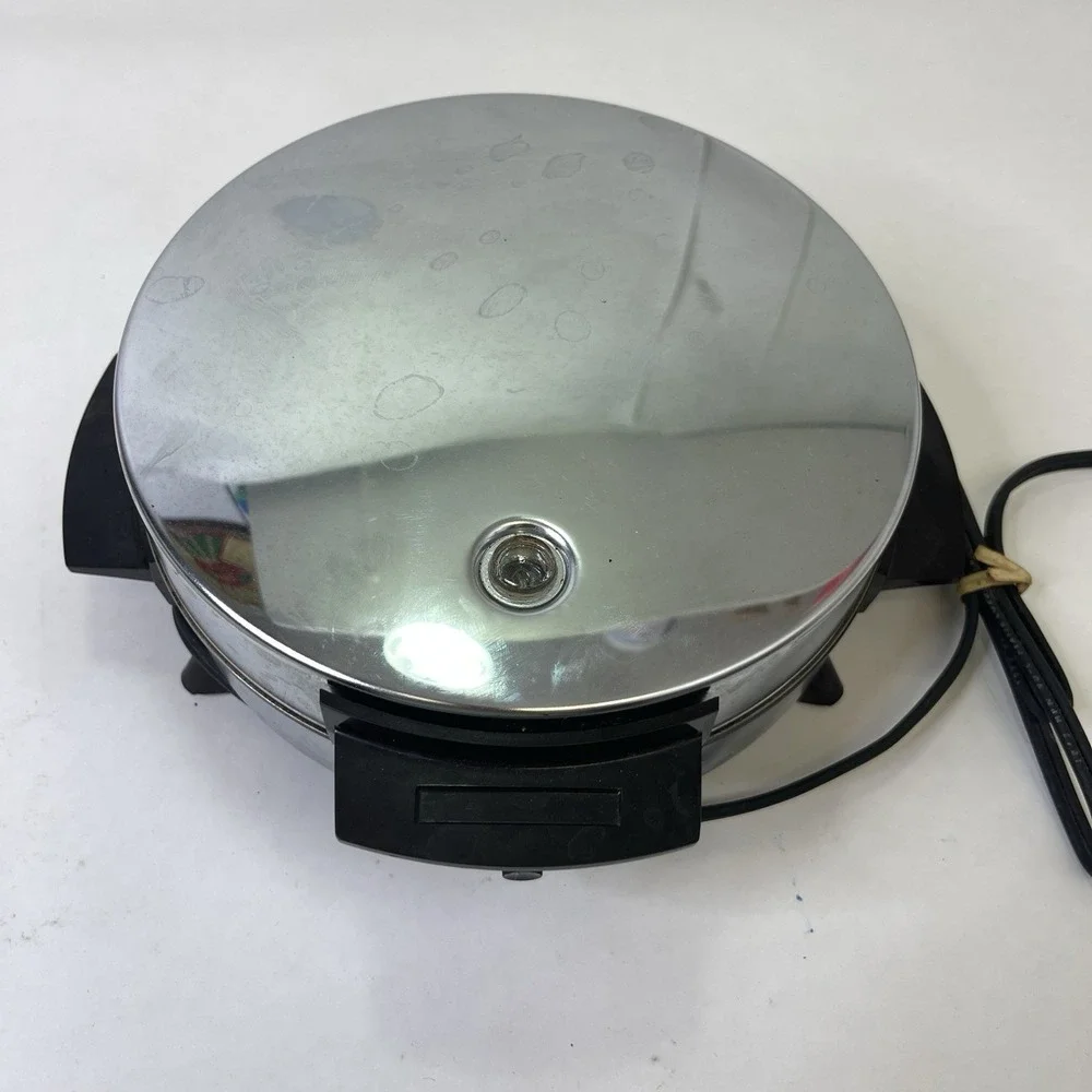 Vintage Toastmaster 442A Waffle Baker Model W252A Chrome‎ Round Non-stick